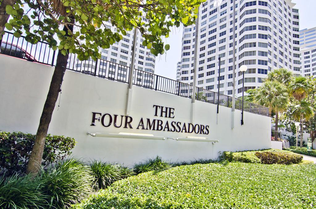 Four Ambassadors Apartments ไมอามี ภายนอก รูปภาพ